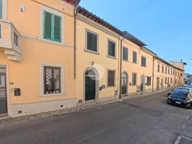Casa indipendente in vendita a Campi Bisenzio FI