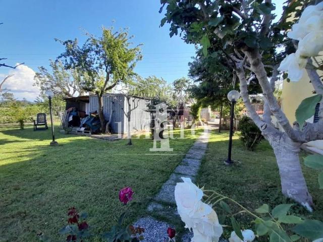 Casa indipendente in vendita a Campi Bisenzio FI