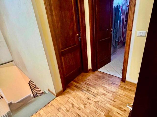 Casa indipendente in vendita a Campi Bisenzio FI