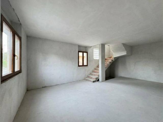 Casa indipendente in vendita a Campi Bisenzio FI