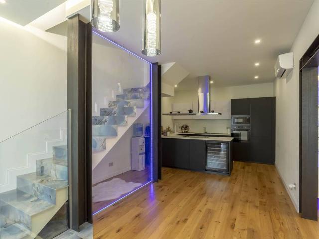 Casa indipendente in vendita a Campi Bisenzio FI