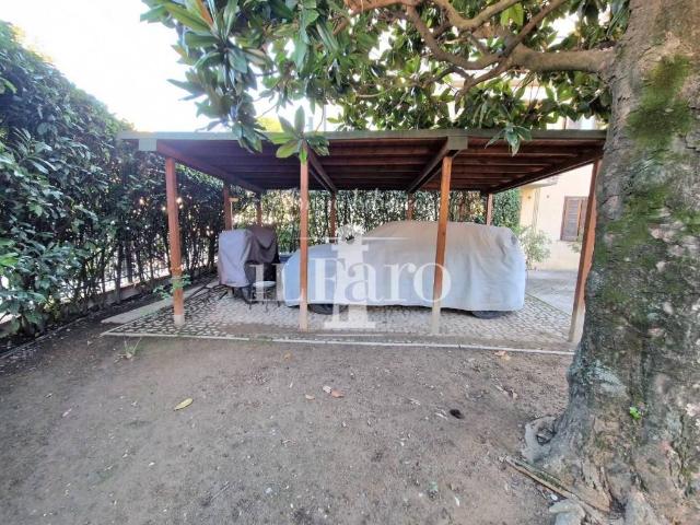 Casa indipendente in vendita a Campi Bisenzio FI