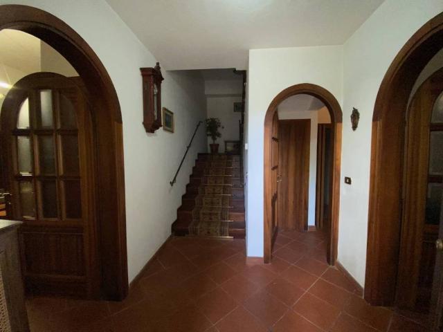Casa indipendente in vendita a Campi Bisenzio FI