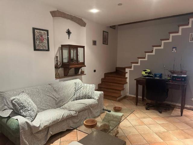 Casa indipendente in vendita a Campi Bisenzio FI