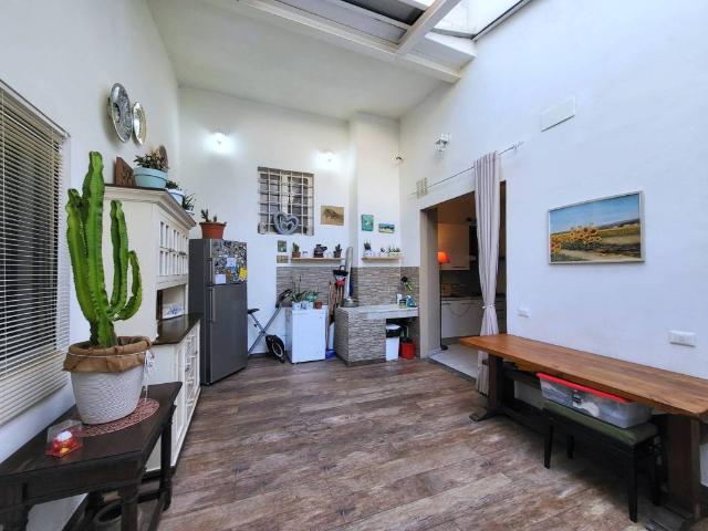 Casa indipendente in vendita a Campi Bisenzio FI