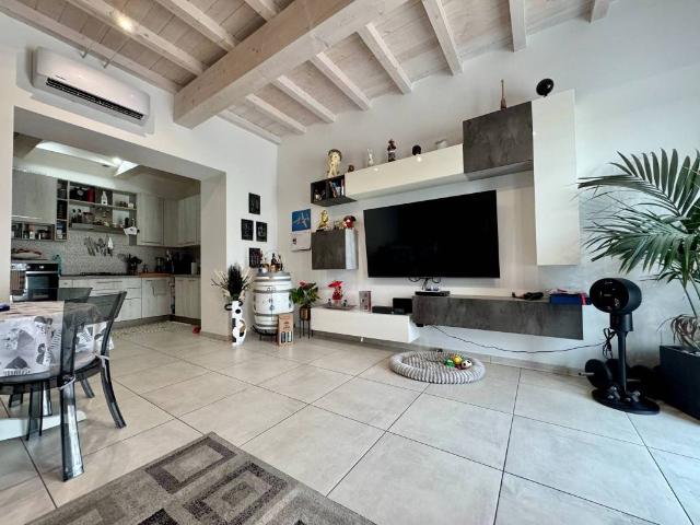 Casa indipendente in vendita a Campi Bisenzio FI