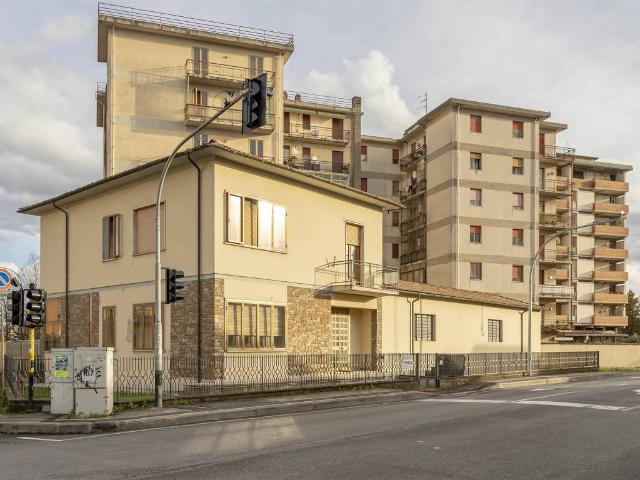 Casa indipendente in vendita a Campi Bisenzio FI
