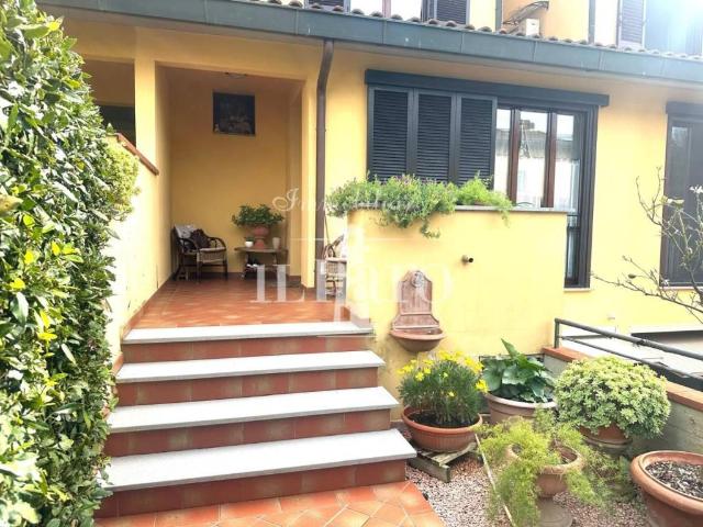 Casa indipendente in vendita a Campi Bisenzio FI