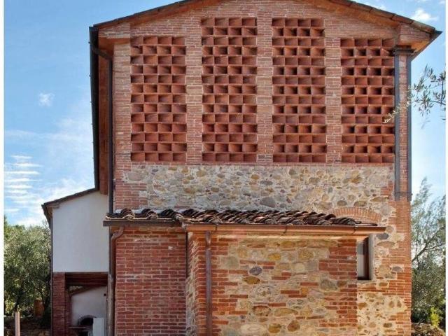 Casa indipendente in vendita a Campi Bisenzio FI