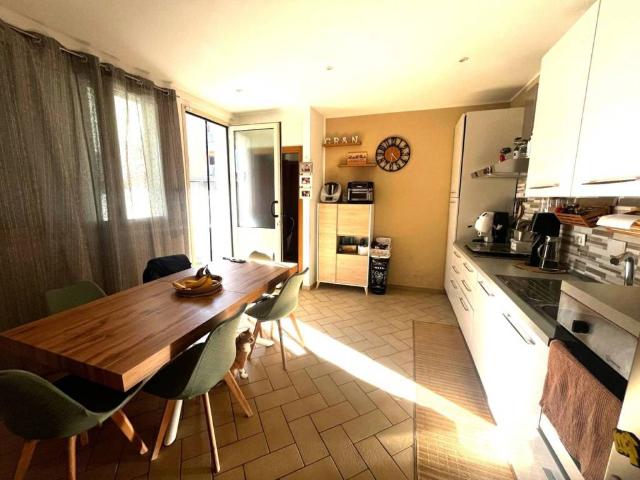 Casa indipendente in vendita a Campi Bisenzio FI