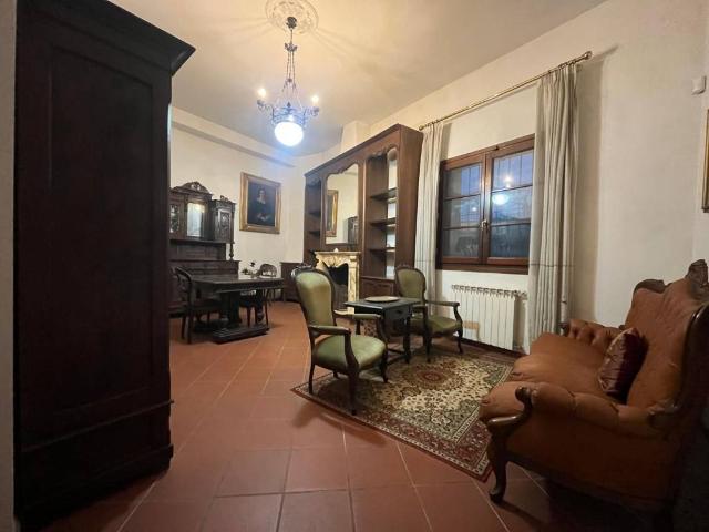 Casa indipendente in vendita a Campi Bisenzio FI
