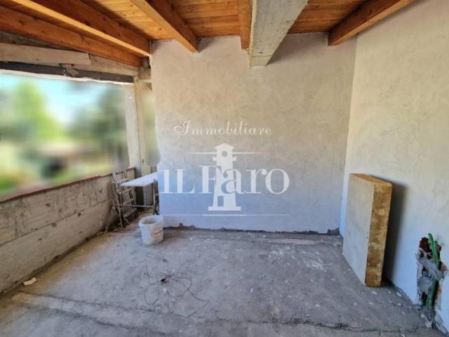 Casa indipendente in vendita a Campi Bisenzio FI