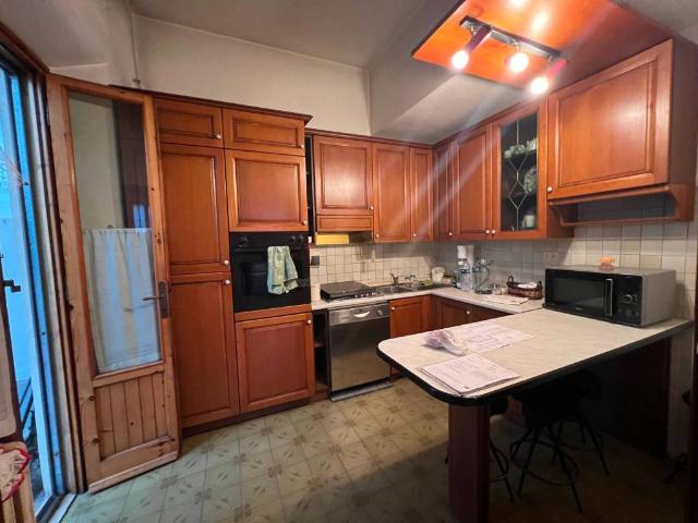 Casa indipendente in vendita a Campi Bisenzio FI