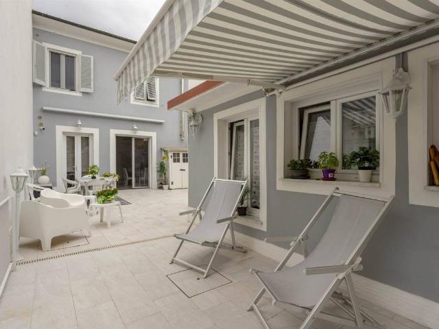 Casa indipendente in vendita a Campi Bisenzio FI