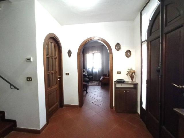 Casa indipendente in vendita a Campi Bisenzio FI
