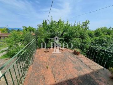 Casa indipendente in vendita a Campi Bisenzio FI