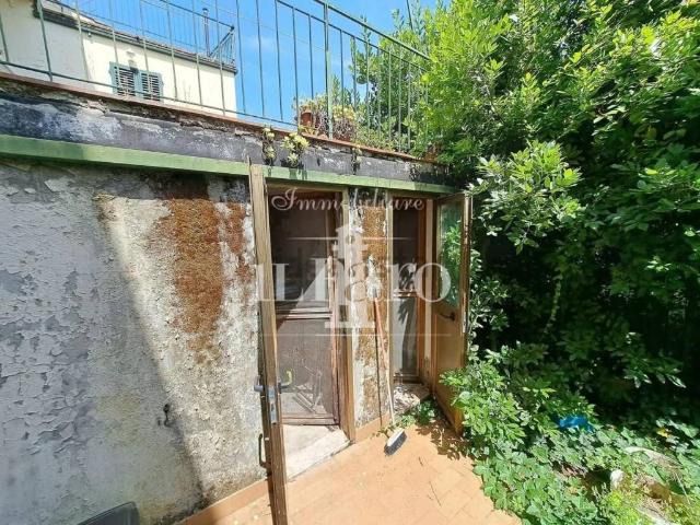 Casa indipendente in vendita a Campi Bisenzio FI
