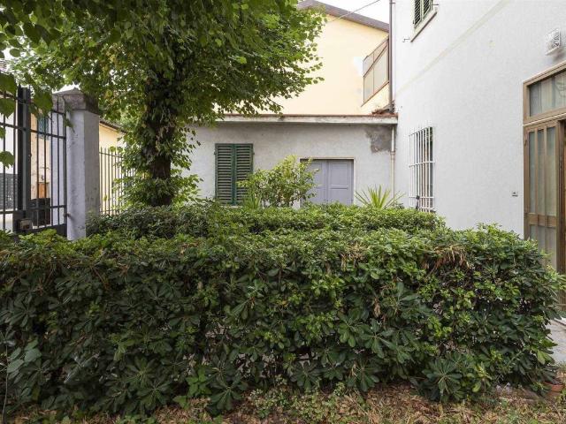 Casa indipendente in vendita a Campi Bisenzio FI