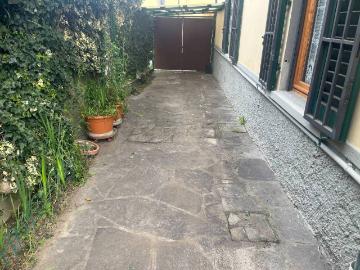 Casa indipendente in vendita a Campi Bisenzio FI