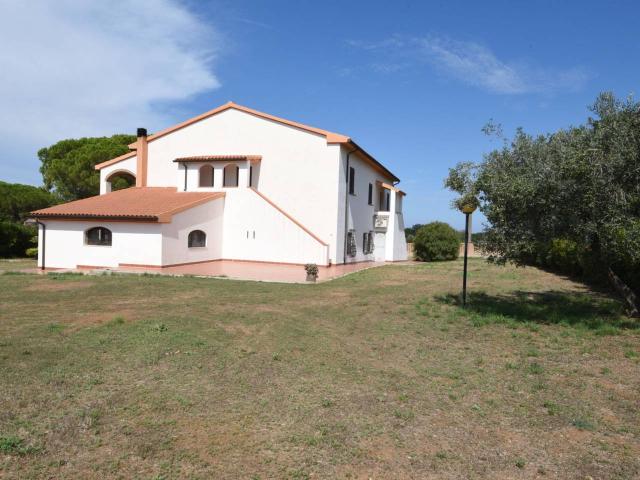 Casa indipendente in vendita a Campiglia Marittima