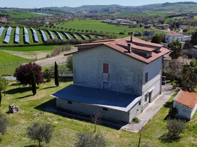 Casa indipendente in vendita a Campli TE