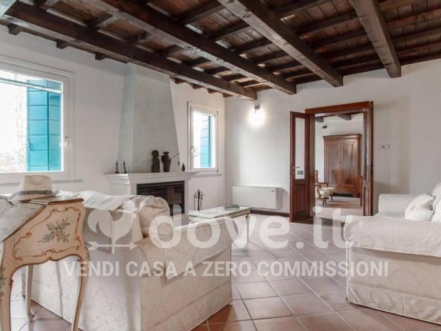 Casa indipendente in vendita a Canaro RO