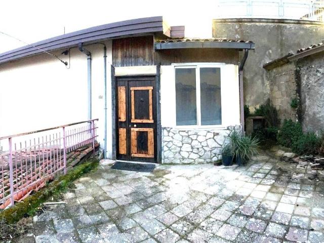 Casa indipendente in vendita a Candida AV