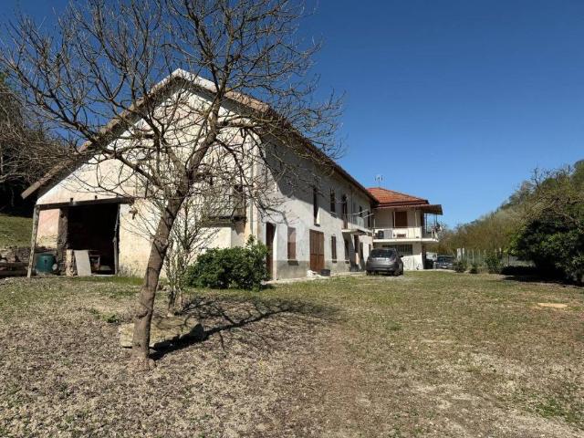 Casa indipendente in vendita a Canelli AT