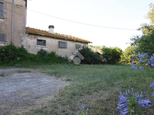 Casa indipendente in vendita a Canino VT