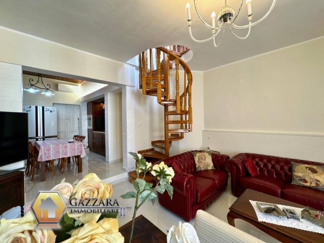 Casa indipendente in vendita a Canicattini Bagni, Centro