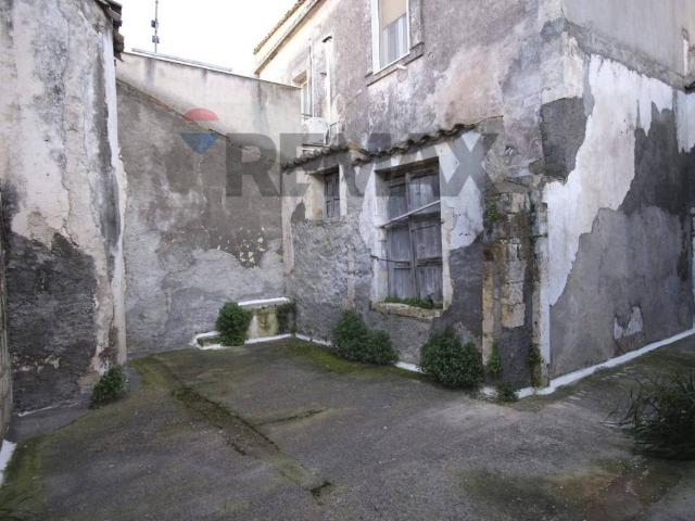 Casa indipendente in vendita a Canicattini Bagni SR