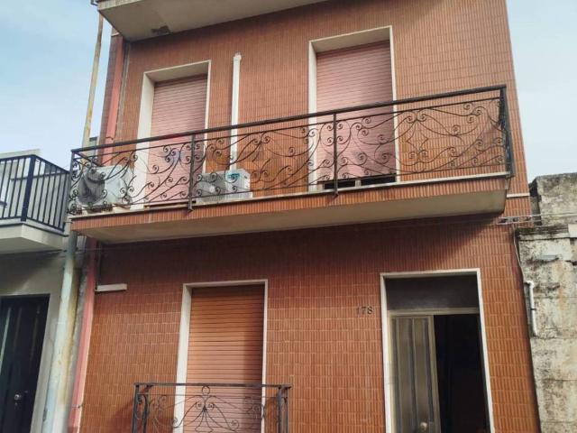 Casa indipendente in vendita a Canicattini Bagni SR