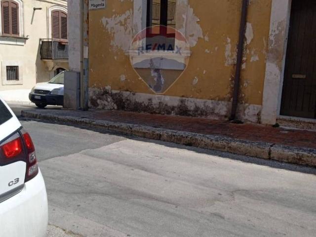 Casa indipendente in vendita a Canicattini Bagni SR