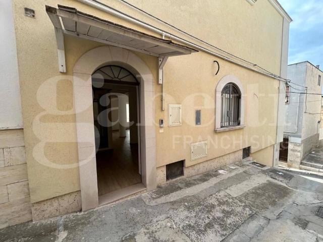 Casa indipendente in vendita a Canosa di Puglia BT