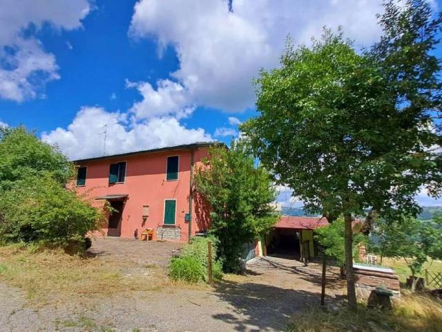 Casa indipendente in vendita a Canossa RE