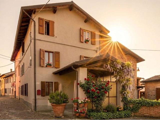Casa indipendente in vendita a Canossa RE