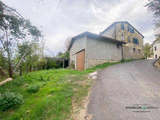 Casa indipendente in vendita a Canossa RE