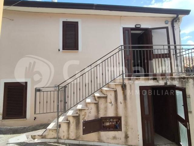 Casa indipendente in vendita a Canna CS
