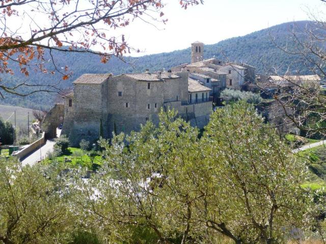 Casa indipendente in vendita a Cannara PG