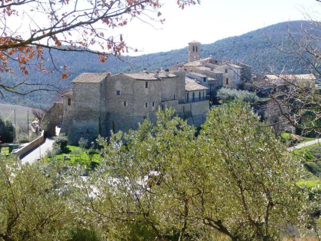 Casa indipendente in vendita a Cannara PG