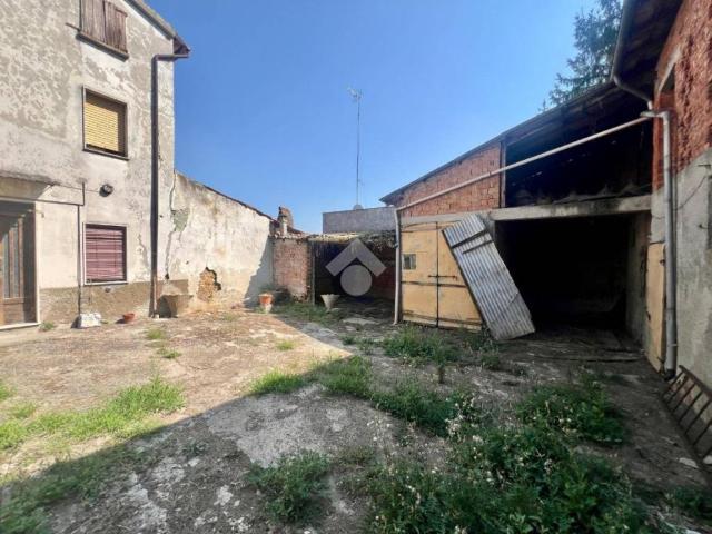 Casa indipendente in vendita a Canneto Pavese PV
