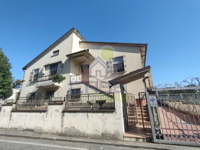 Casa indipendente in vendita a Canneto sull'Oglio via Giordano Bruno 61