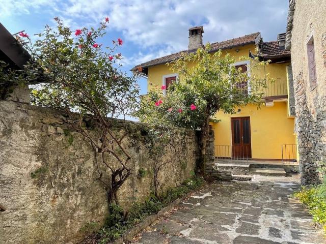 Casa indipendente in vendita a Cannero Riviera VB