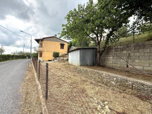 Casa indipendente in vendita a Cantalice RI