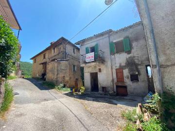Casa indipendente in vendita a Cantalice RI
