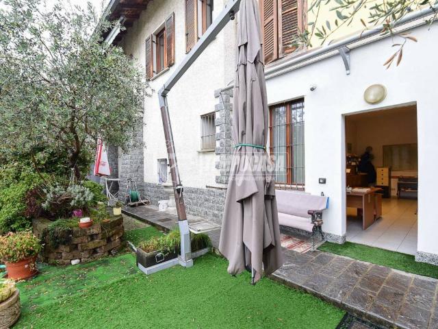 Casa indipendente in vendita a Cantù CO