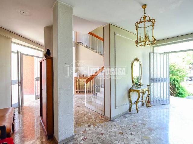 Casa indipendente in vendita a Cantù CO