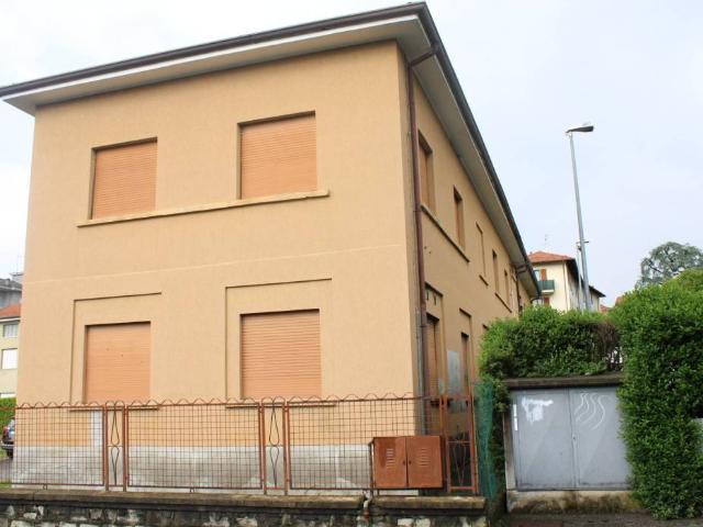 Casa indipendente in vendita a Cantù CO