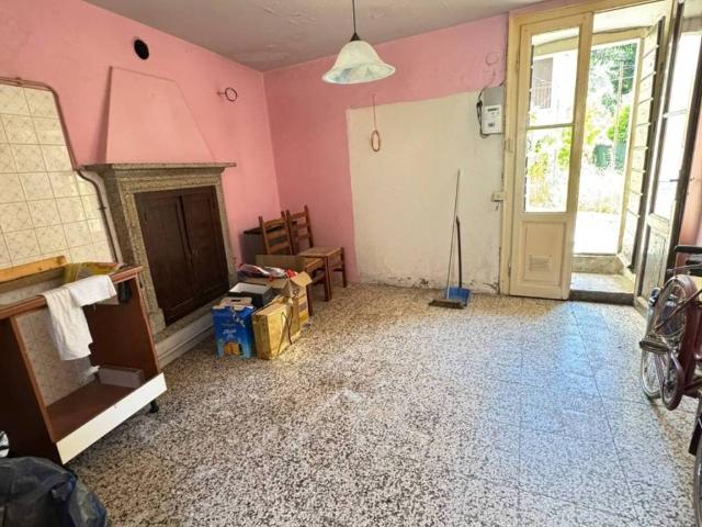 Casa indipendente in vendita a Canzo CO