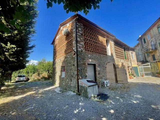 Casa indipendente in vendita a Capannori LU